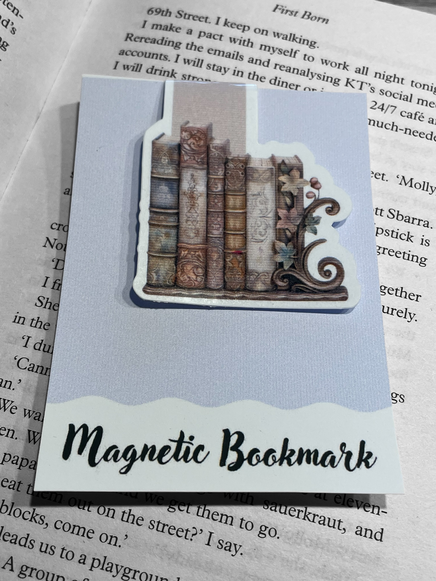 Lovely illustrated printed Bookshelf Magnetic bookmark, Page Saver, Book Lover Gift