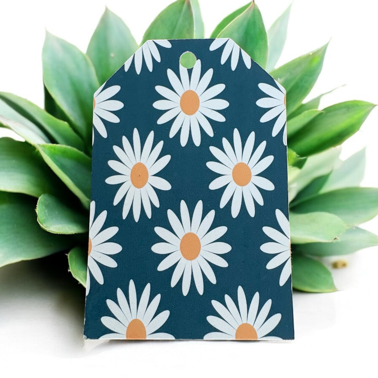 12 X White & Yellow Daisies Gift Tags, Gift Wrapping, Luggage Tags, Card Making